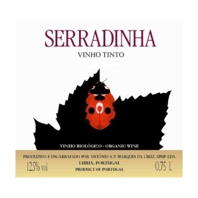 Rótulo de vinho tinto Serradinha com joaninha e folha preta