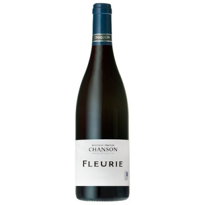 Garrafa de vinho tinto Chanson Fleurie com rótulo branco e cápsula azul