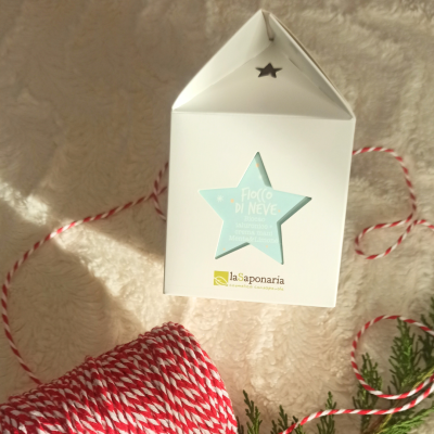 Casa Lanterna Floco de Neve: Bálsamo Labial + Creme de Mãos - La Saponaria