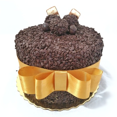 Bolo Brigadeiro com Laço