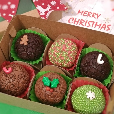 ● Brigadeiros Natalinos