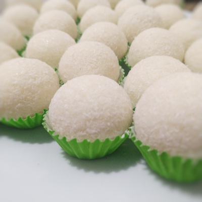 Brigadeiro de Côco (Beijinho)