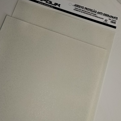 ADESIVO PROTEÇÃO ANTI-DERRAPANTE