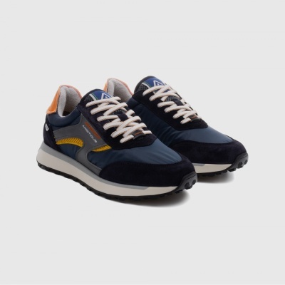 AMBITIOUS SPEEDSTER Retro Runner