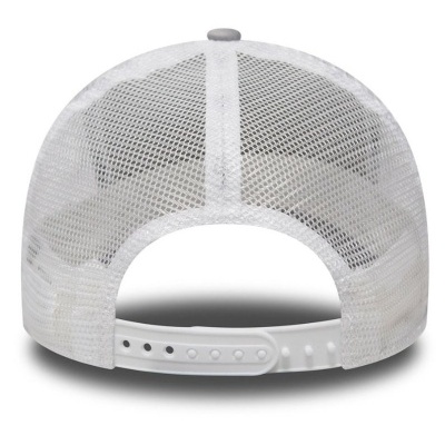 Boné de rede branco com fecho ajustável