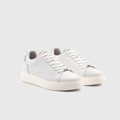 AMBITIOUS ECLIPSE Lace Up Sneaker