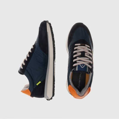 AMBITIOUS SPEEDSTER Retro Runner