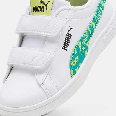 Tênis desportivo infantil branco com tiras de velcro e detalhes coloridos.