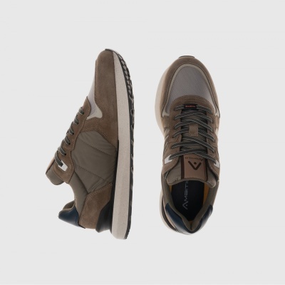 AMBITIOUS OWENS Panel Runner