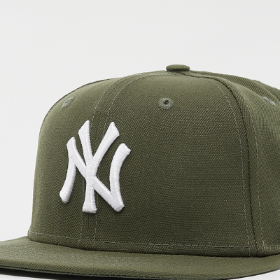 Boné plano verde justo 59FIFTY League Essential da New York Yankees MLB da New Era