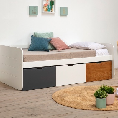 Cama Infantil Branca com Gavetas Coloridas Redona