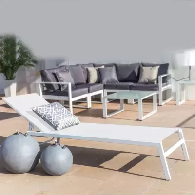 Espreguiçadeira | Thais