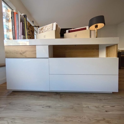 Aparador Nórdico Branco e Carvalho Silke