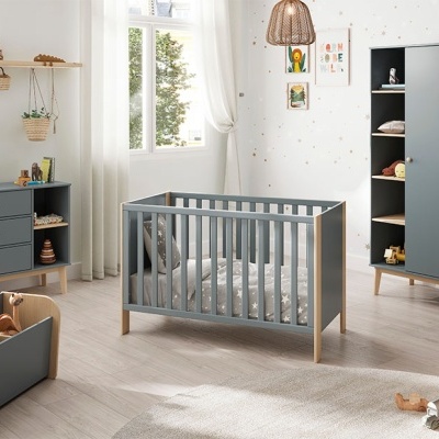 Roupeiro Infantil Com Estante Verde