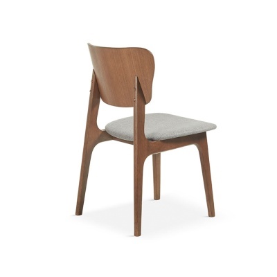 Cadeira de Jantar em Nogueira Maciça