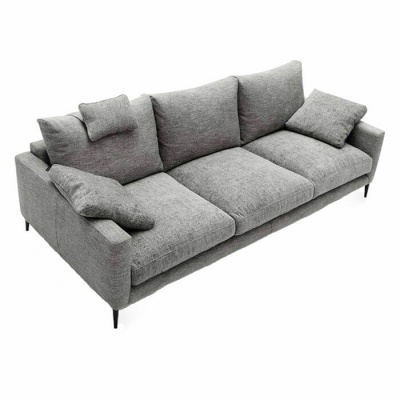 Sofá cinzento de três lugares com almofadas e pés pretos metálicos