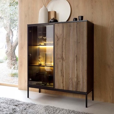 Aparador Carvalho com Ripas e Porta de Vidro Sento