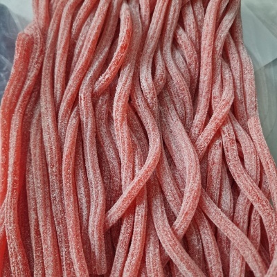 Tiras de goma vermelha açucaradas