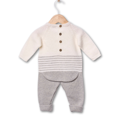 Conjunto de roupa para bebé em malha creme e cinza