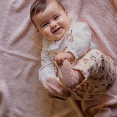 Jardineiras floridas em tecido de algodão orgânico | LITTLE LOVE Wedoble