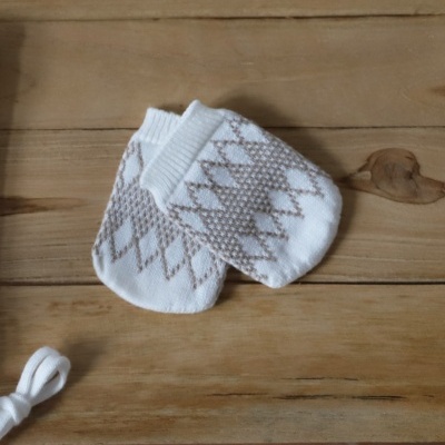 Luvas tricotadas em algodão orgânico