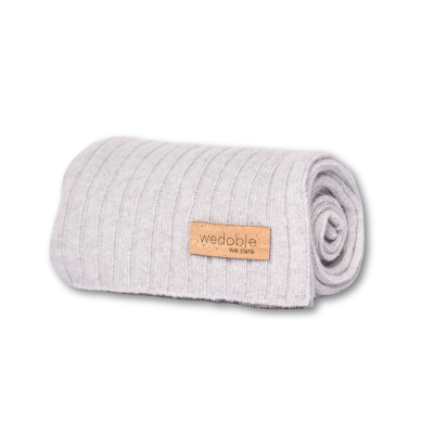 Manta bege clara com etiqueta Wedoble