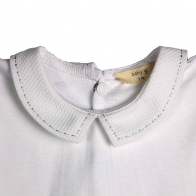 Body manga curta com piquê e presponto cinzento