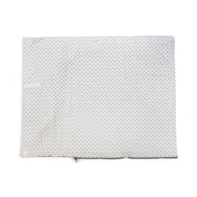 Cobertor branco com pontos azuis e fecho de correr verde