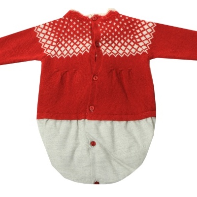 Fofo malha jaquard com pompons vermelho