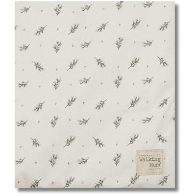 Toalha branca com padrão de ramagens verdes e etiqueta Walking Mum