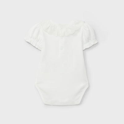 Body de algodão com gola em bordado inglês cru