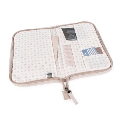 Carteira ou organizador portátil em tecido bege com padrão de pequenos quadrados cor-de-rosa, aberto