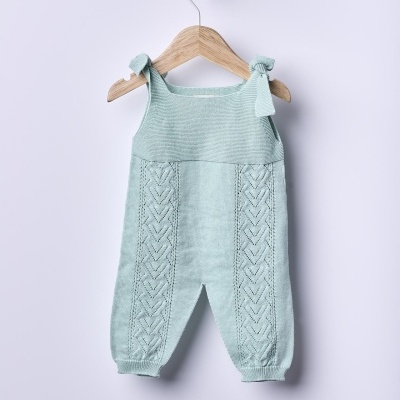 Jardineiras tricotadas em algodão orgânico verde menta | ROMANTIC SPRING DAY