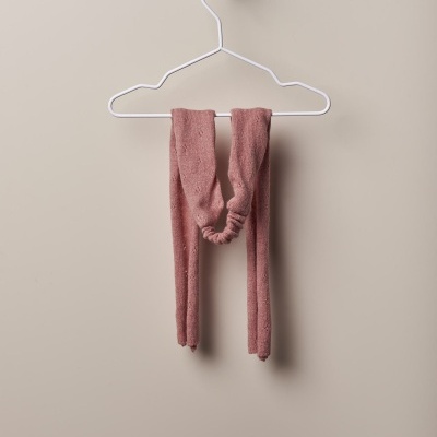 Fita de cabelo com nó tricotada em lã | TONES OF GARDENS IN WINTER