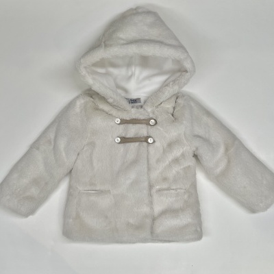 Casaco de pêlo com carapuço em pérola