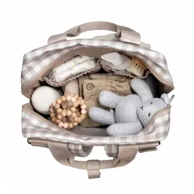 Mala para bebé xadrez bege com fralda, escova, roupa, brinquedo e ursinho de malha