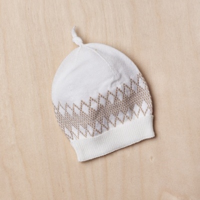 Gorro tricotado em algodão orgânico