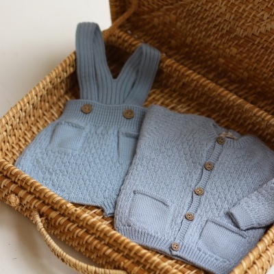 Fofo com alças tricotado em lã merino azul | COSY Wedoble