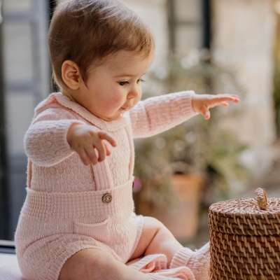 Fofo com alças tricotado em lã merino rosa | COSY Wedoble