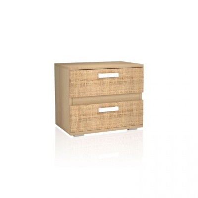 Móvel de madeira clara com duas gavetas com franjas de palha e puxadores brancos.