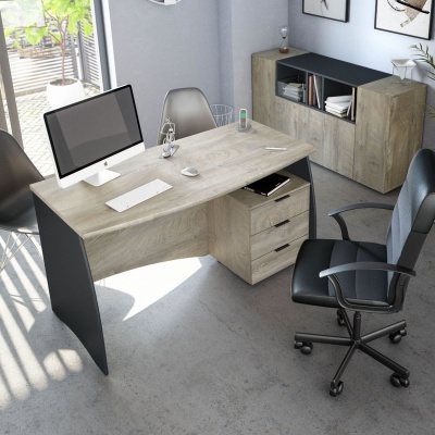 Escritório com secretária e cadeiras modernas, computador e móvel de arrumação