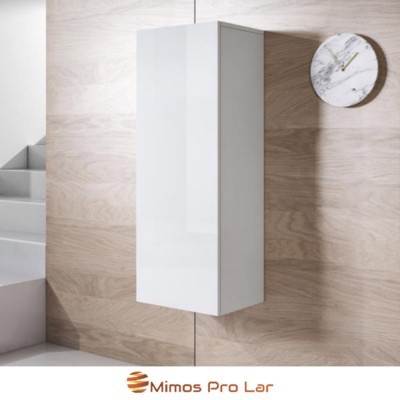 Armário suspenso branco e relógio redondo de parede com padrão marmoreado