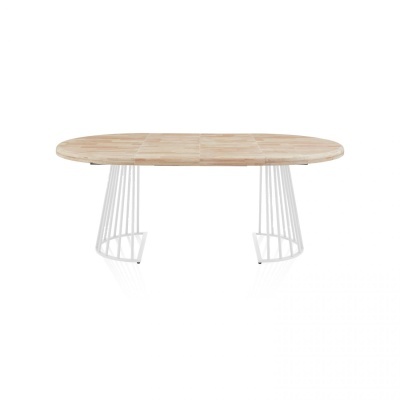 Mesa de jantar oval com tampo de madeira clara e pés em metal branco