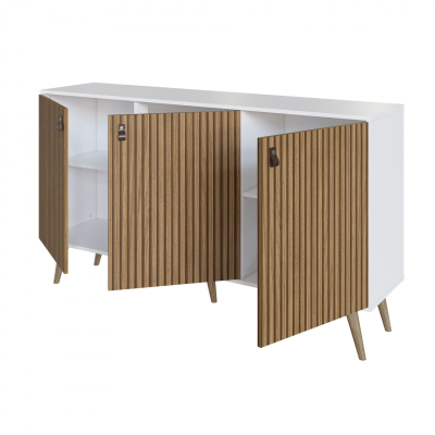 Aparador branco com portas castanhas com padrão de ranhuras verticais e pés inclinados