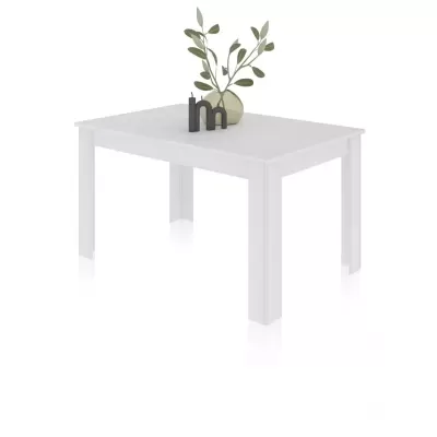 Mesa branca retangular com vaso e velas pretas