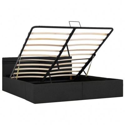 Estrado de cama com ripas de madeira e estrutura preta suspenso