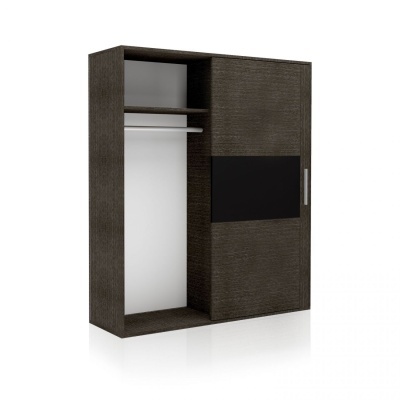 Roupeiro de madeira escura com porta de correr e barra para pendurar roupas