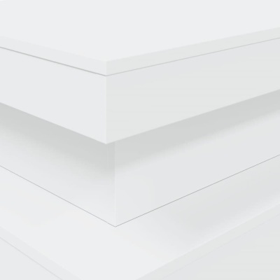 Três painéis retangulares brancos empilhados com superfícies lisas.