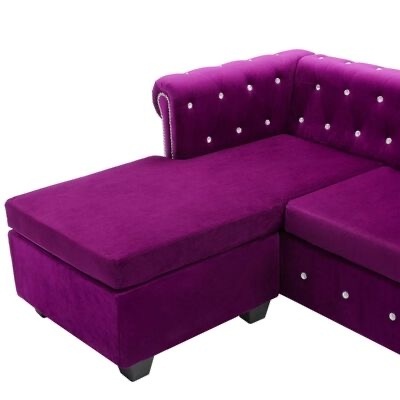 Sofá chaise longue em veludo roxo com botões de cristal