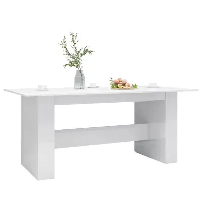 Mesa de jantar branca com vaso e frutas, fundo branco